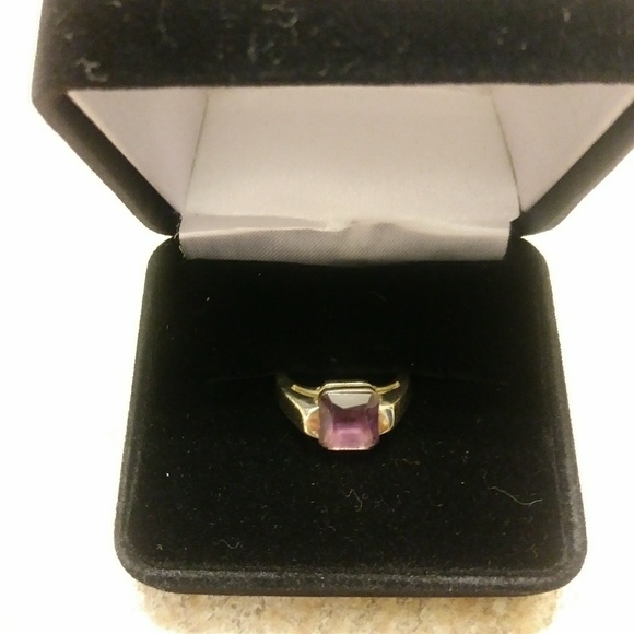 Silver ring. Size 5.  Purple stone - Picture 3 of 6